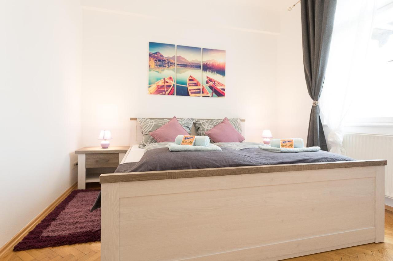 French Balcony - 45M² - Szeneviertel Appartement Wenen Buitenkant foto