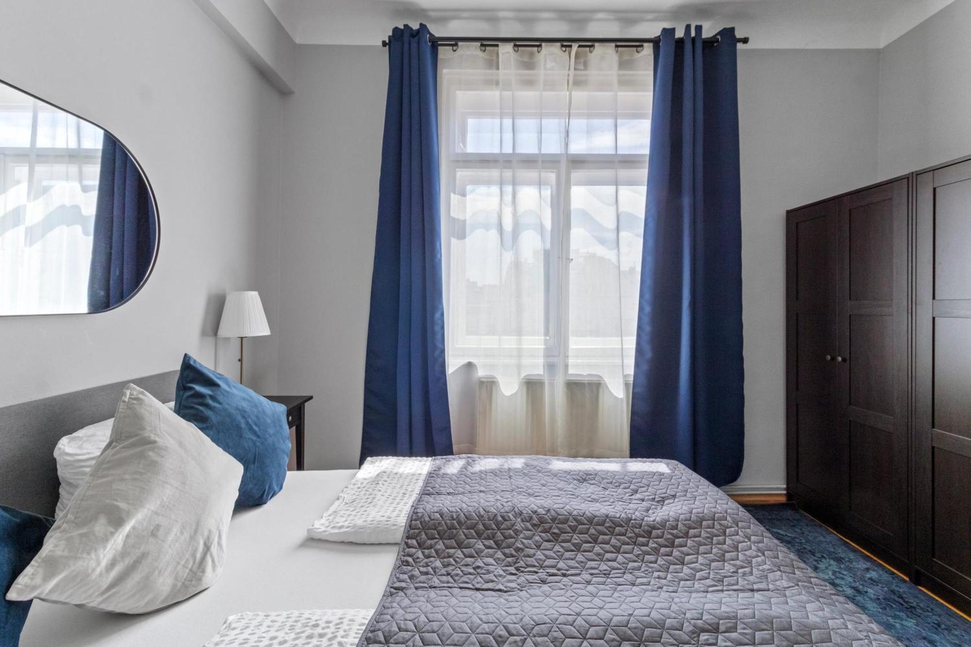 French Balcony - 45M² - Szeneviertel Appartement Wenen Buitenkant foto