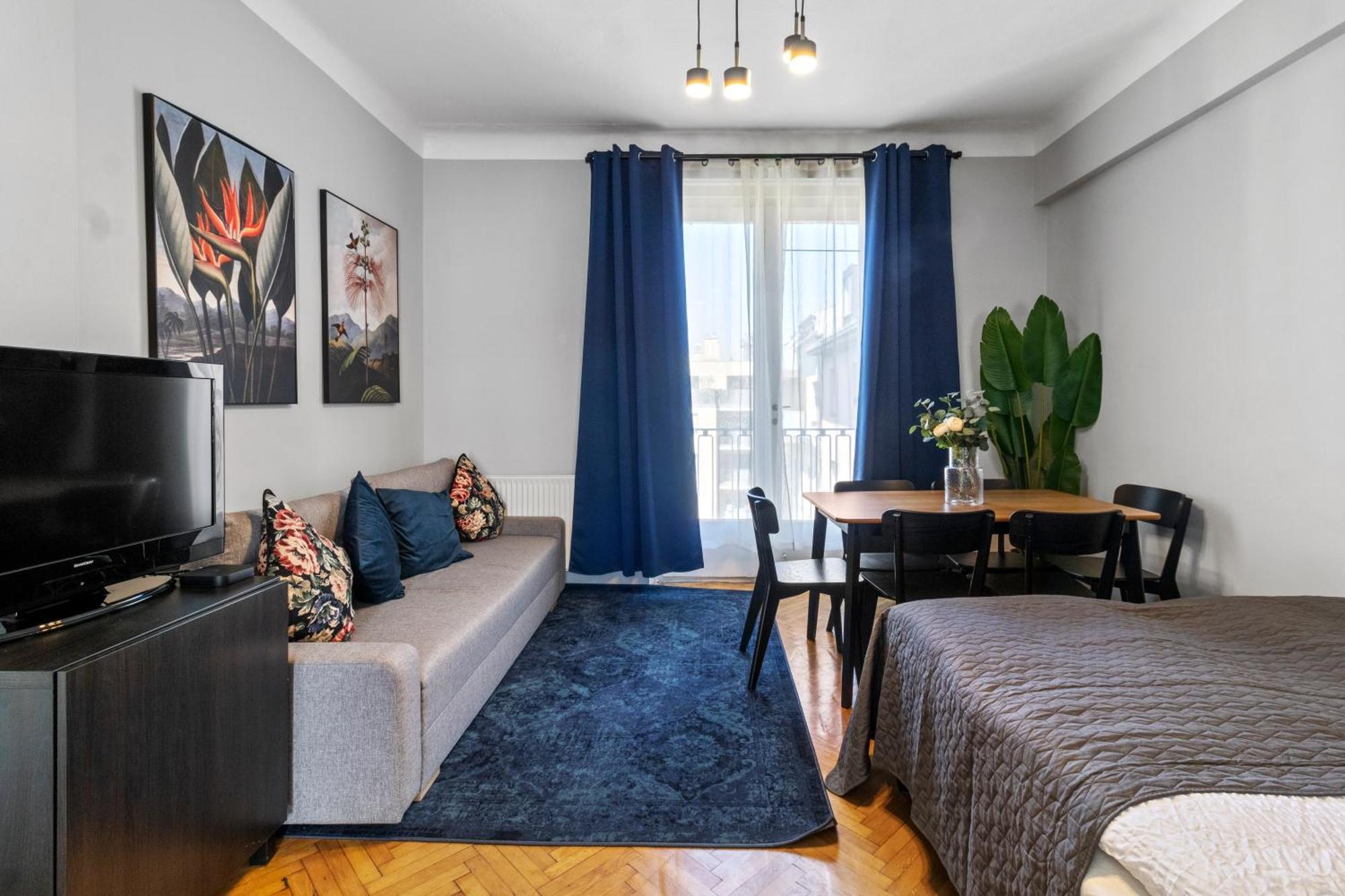 French Balcony - 45M² - Szeneviertel Appartement Wenen Buitenkant foto