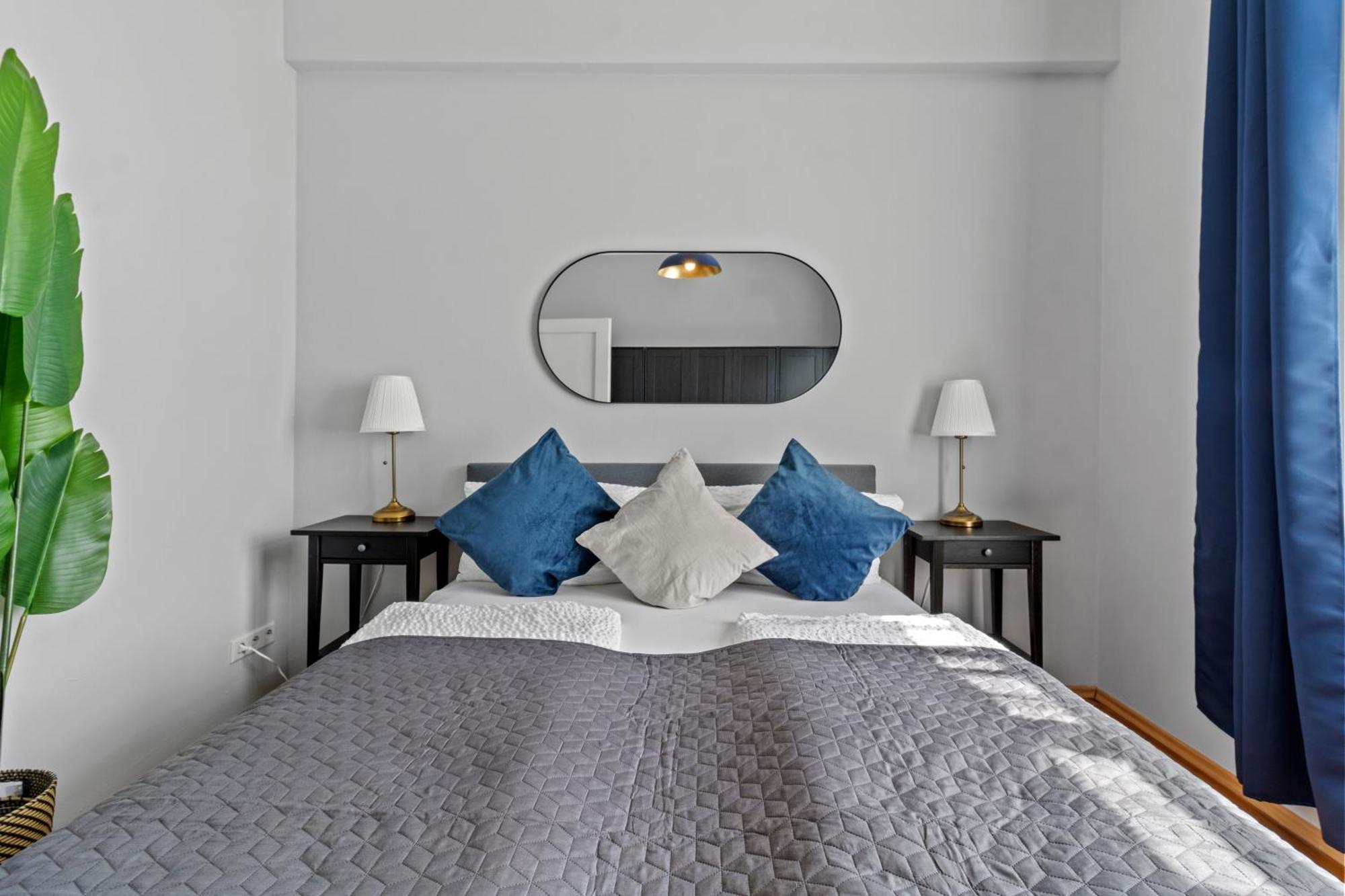 French Balcony - 45M² - Szeneviertel Appartement Wenen Buitenkant foto